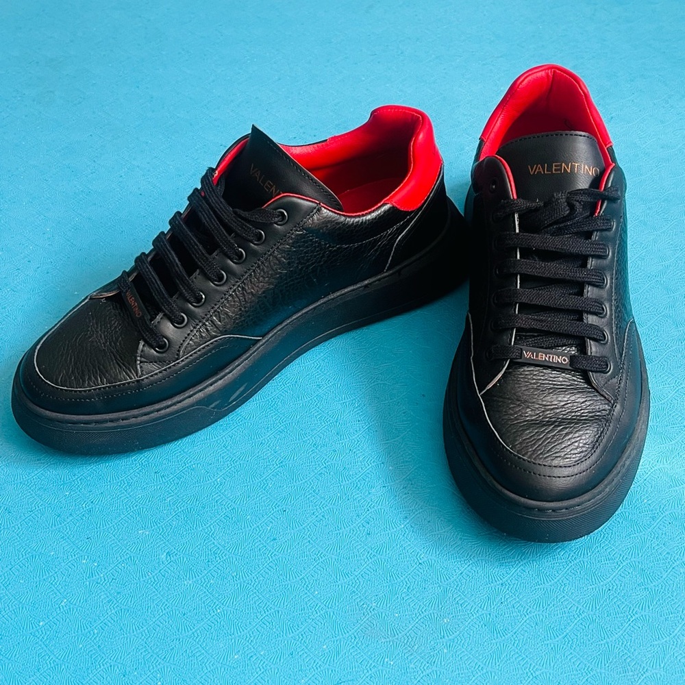 Mario Valentino Black Leather Sneakers with Red Collar - Picture 5 of 8